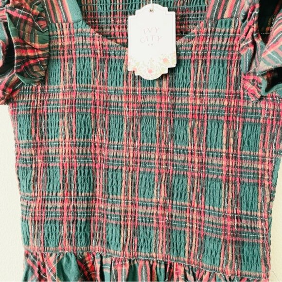 NWT Ivy City Co. SMALL Hattie Smocked pocketed midi dress in Evergreen Plaid red - Picture 6 of 9